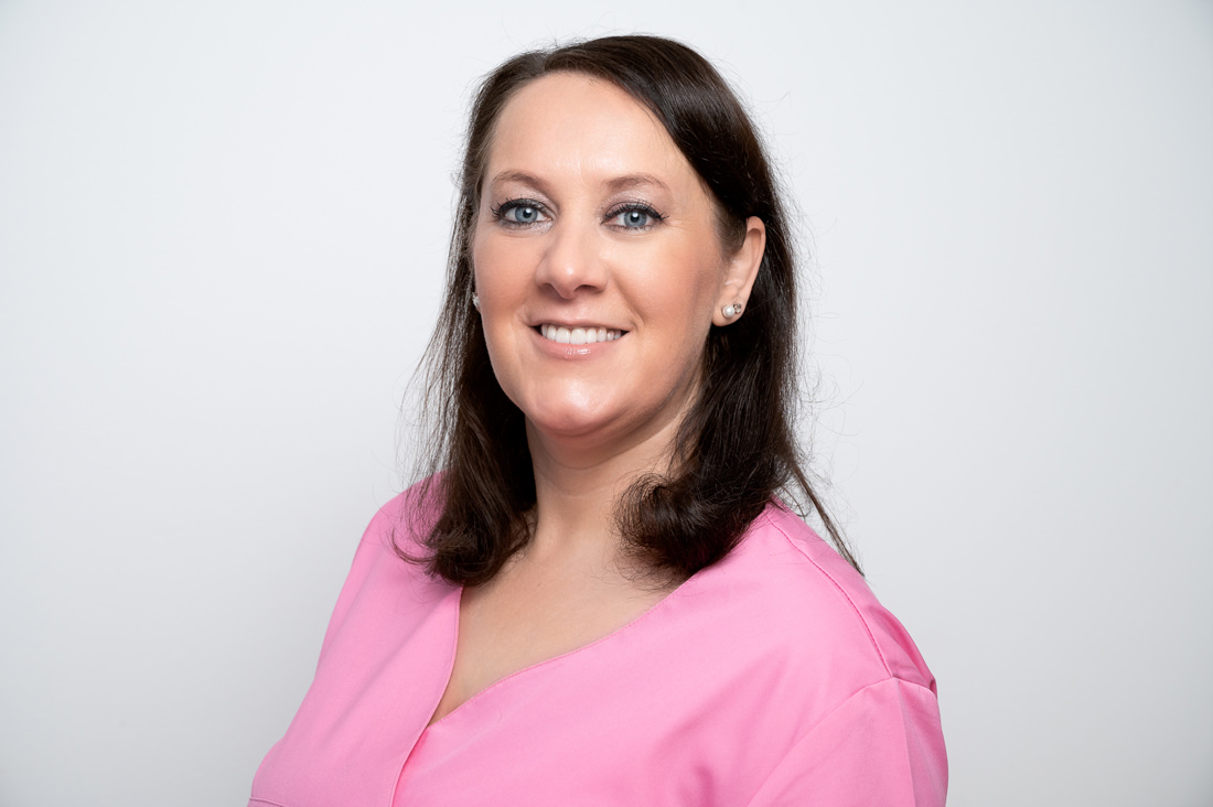 Zahnarzt Neuss Holzheim – Jonek / Gensior – Team – Iris Bozic Zahnarzt Neuss Holzheim - Jonek / Gensior - Team - Iris Bozic