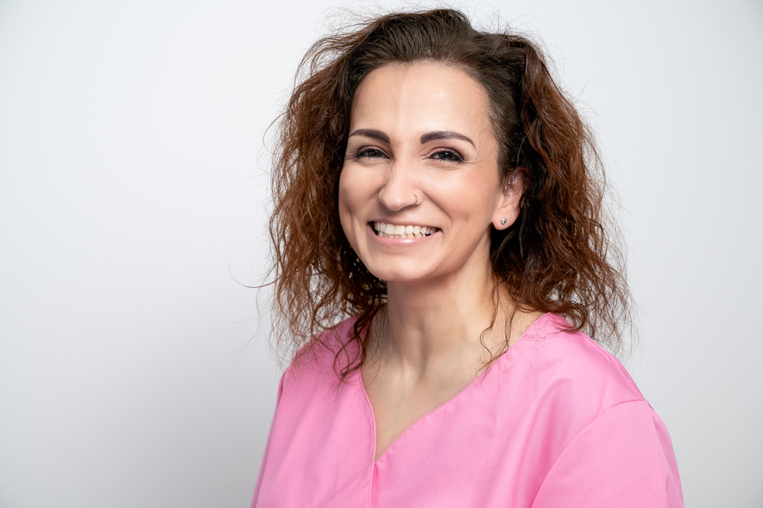 Zahnarzt Neuss Holzheim – Jonek / Gensior – Team – Yvonne Korbmacher Zahnarzt Neuss Holzheim - Jonek / Gensior - Team - Yvonne Korbmacher